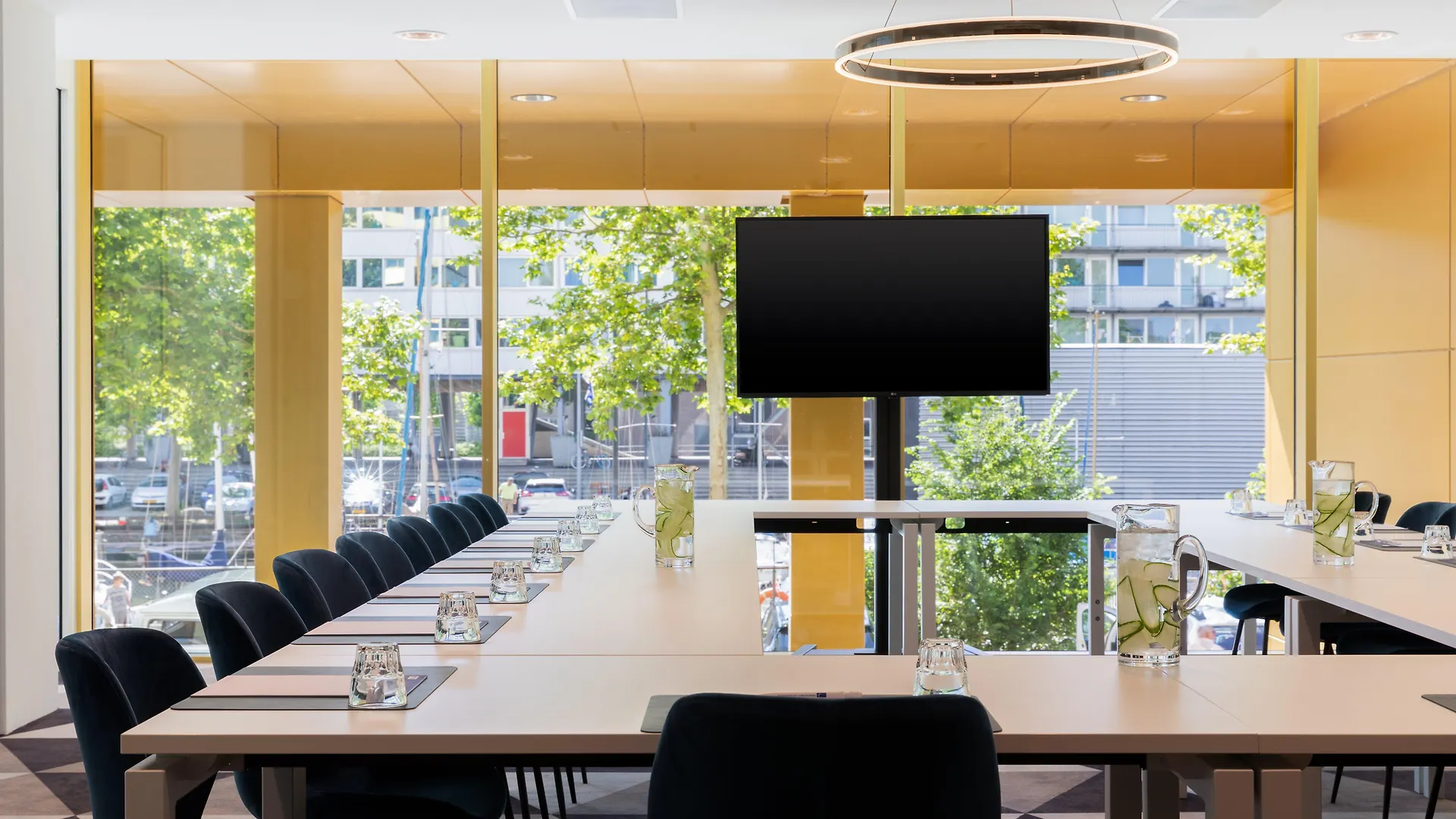 Holiday Inn Express Amsterdam - North Riverside By Ihg 3*,  Нидерланды