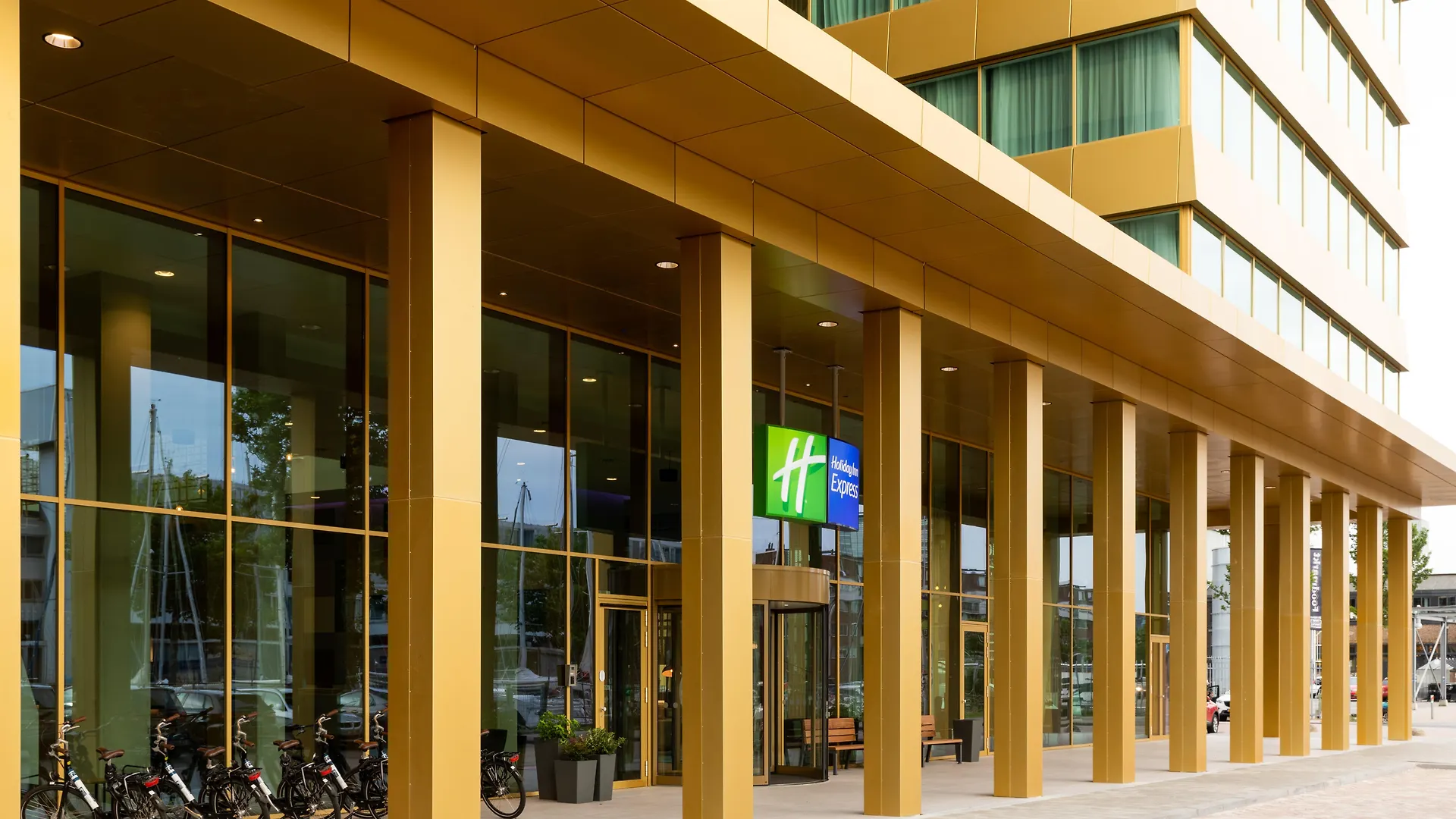 Holiday Inn Express Amsterdam - North Riverside By Ihg 3*,  Нидерланды