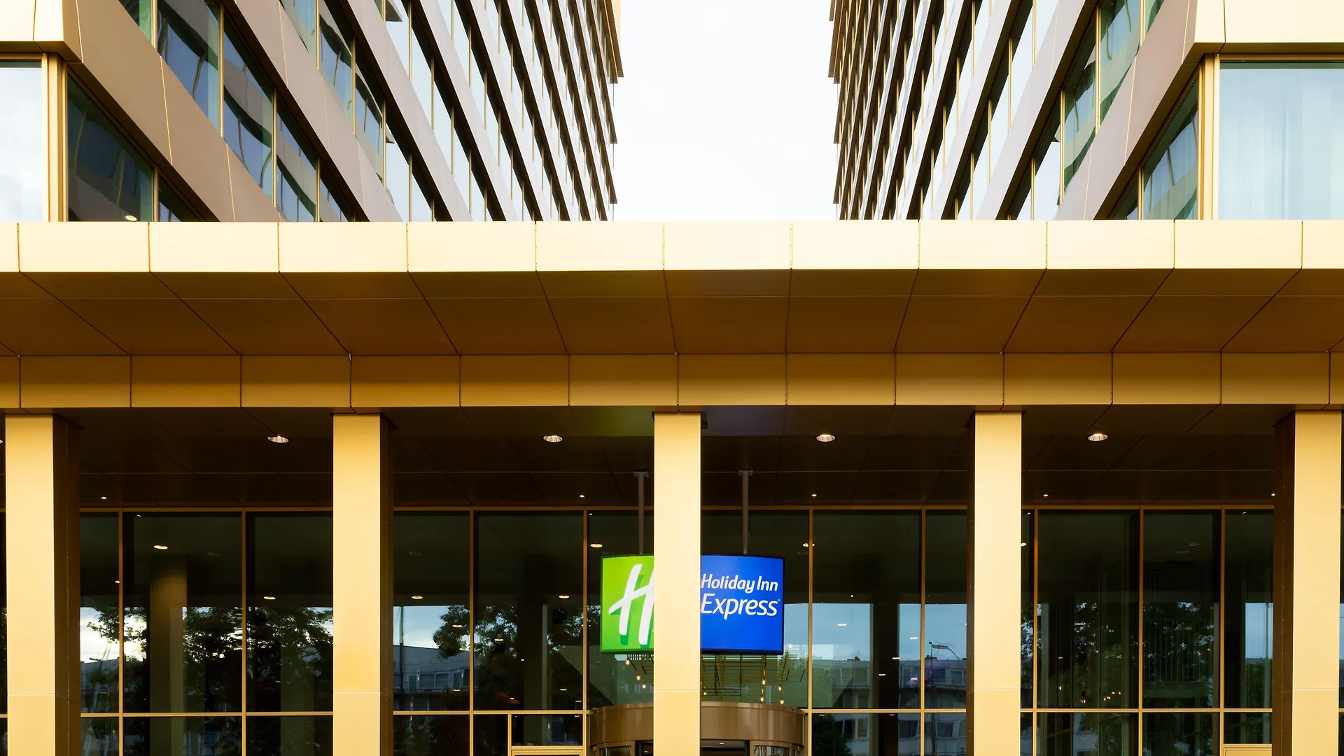Holiday Inn Express Amsterdam - North Riverside By Ihg 3*,