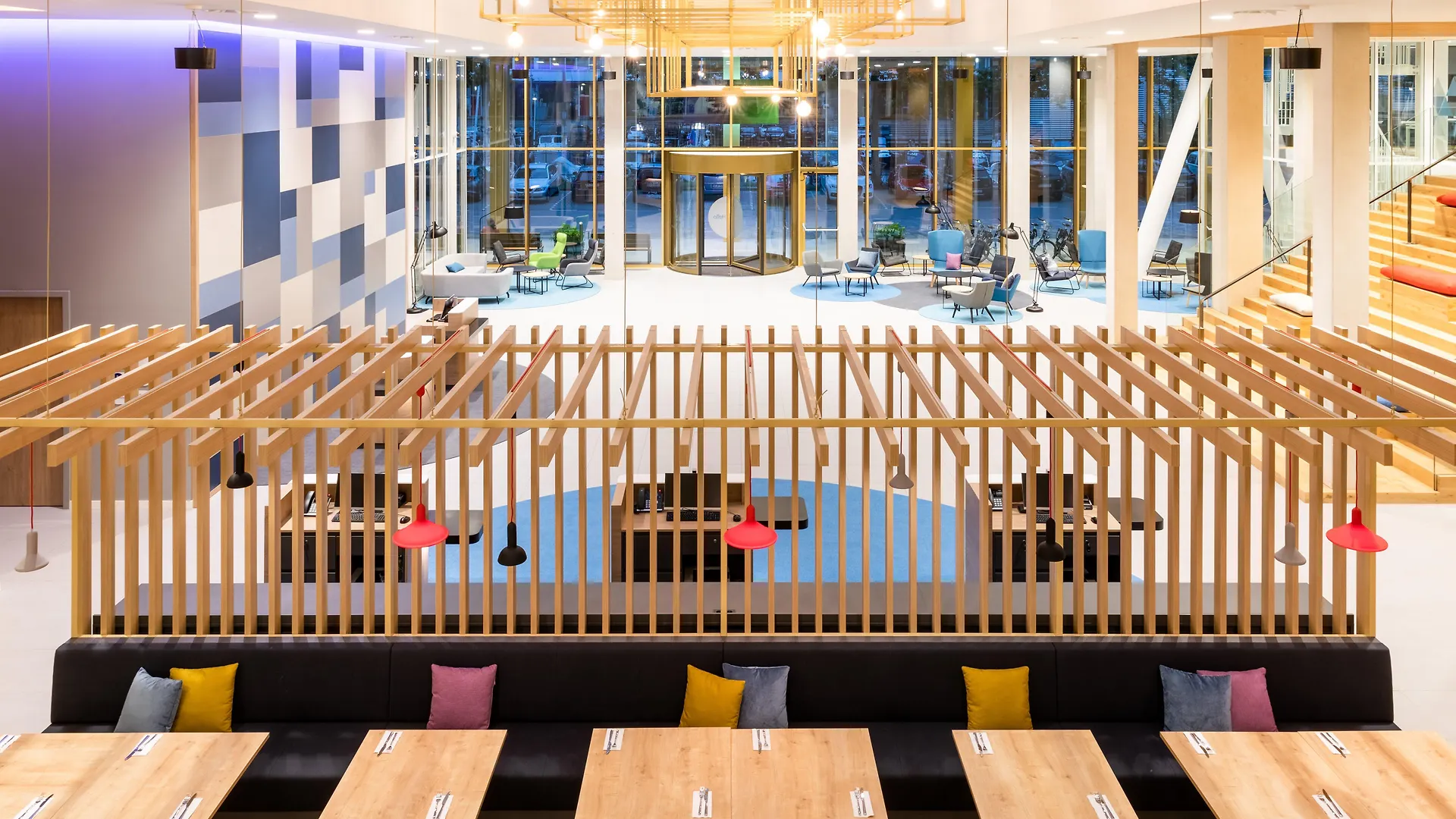 Отель Holiday Inn Express Amsterdam - North Riverside By Ihg
